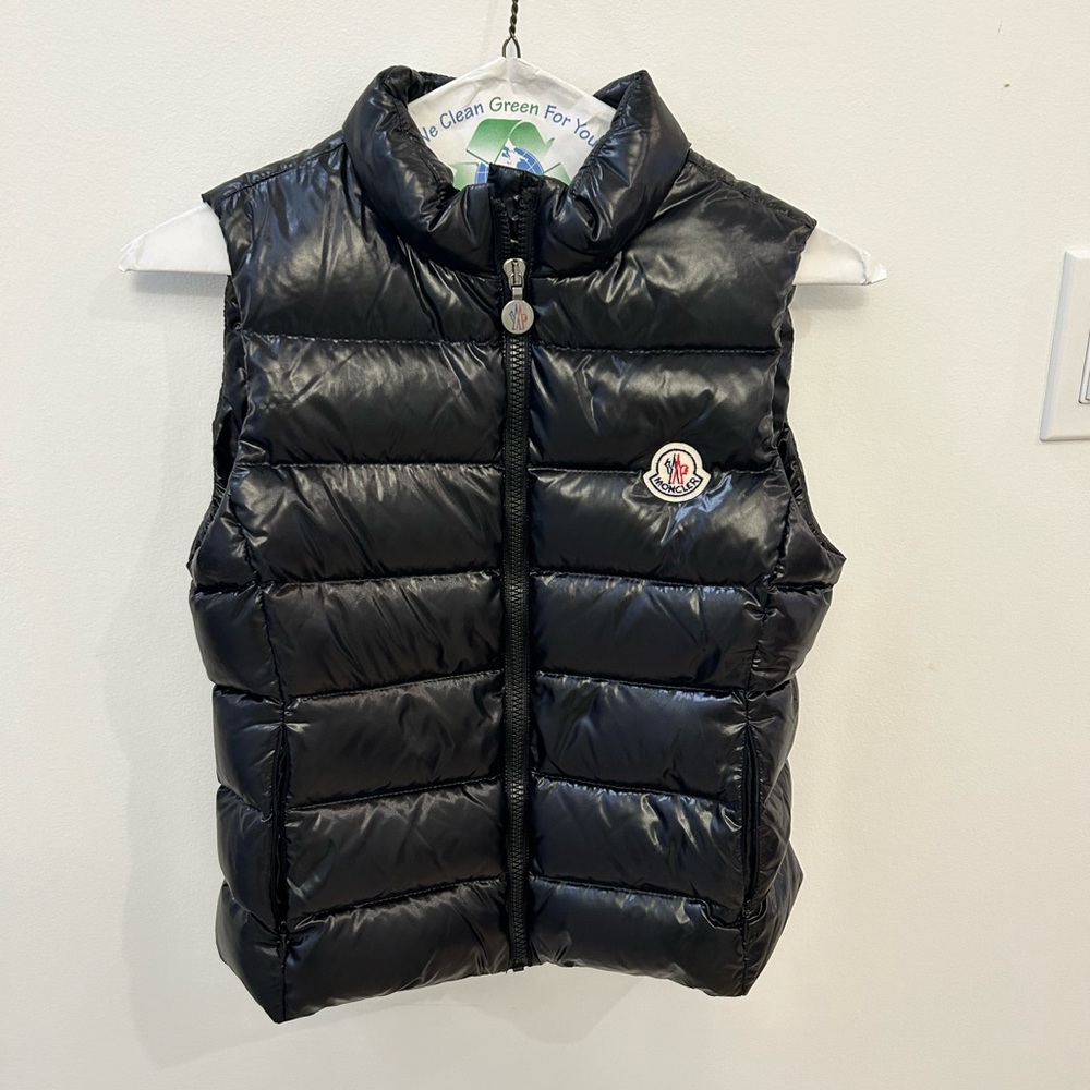 Moncler vest kids size 10 excellent condition